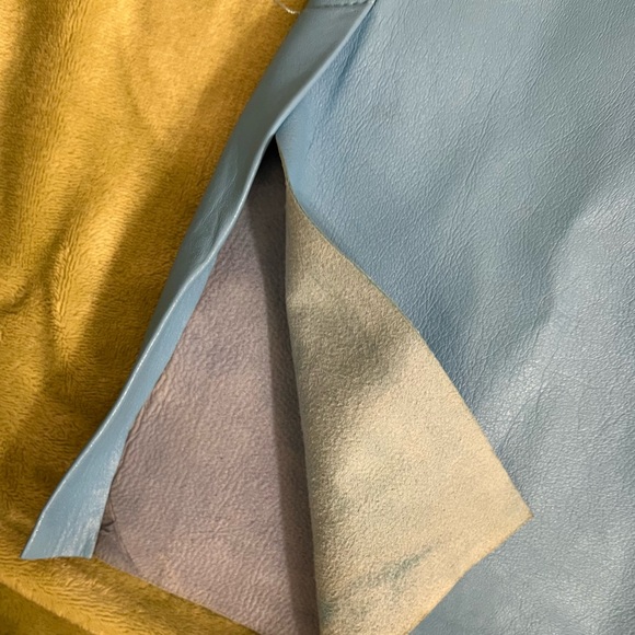 VINTAGE BLUE LEATHER ISABEL USA PANTS SLIGHT FLAIR LEGS W/SLITS. SIze 2 - Picture 7 of 14